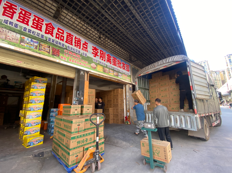 日销禽蛋逾千万枚！开屏新闻探访云南最大禽蛋交易市场